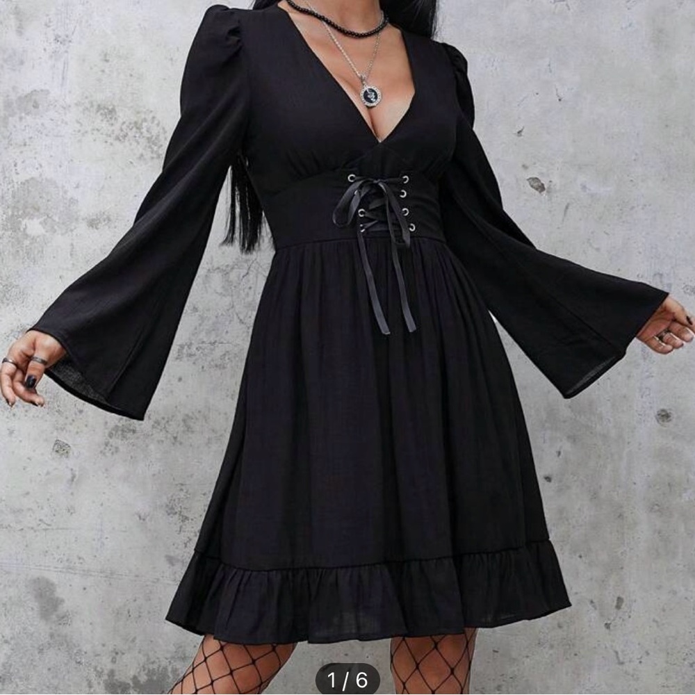 Cute black dress